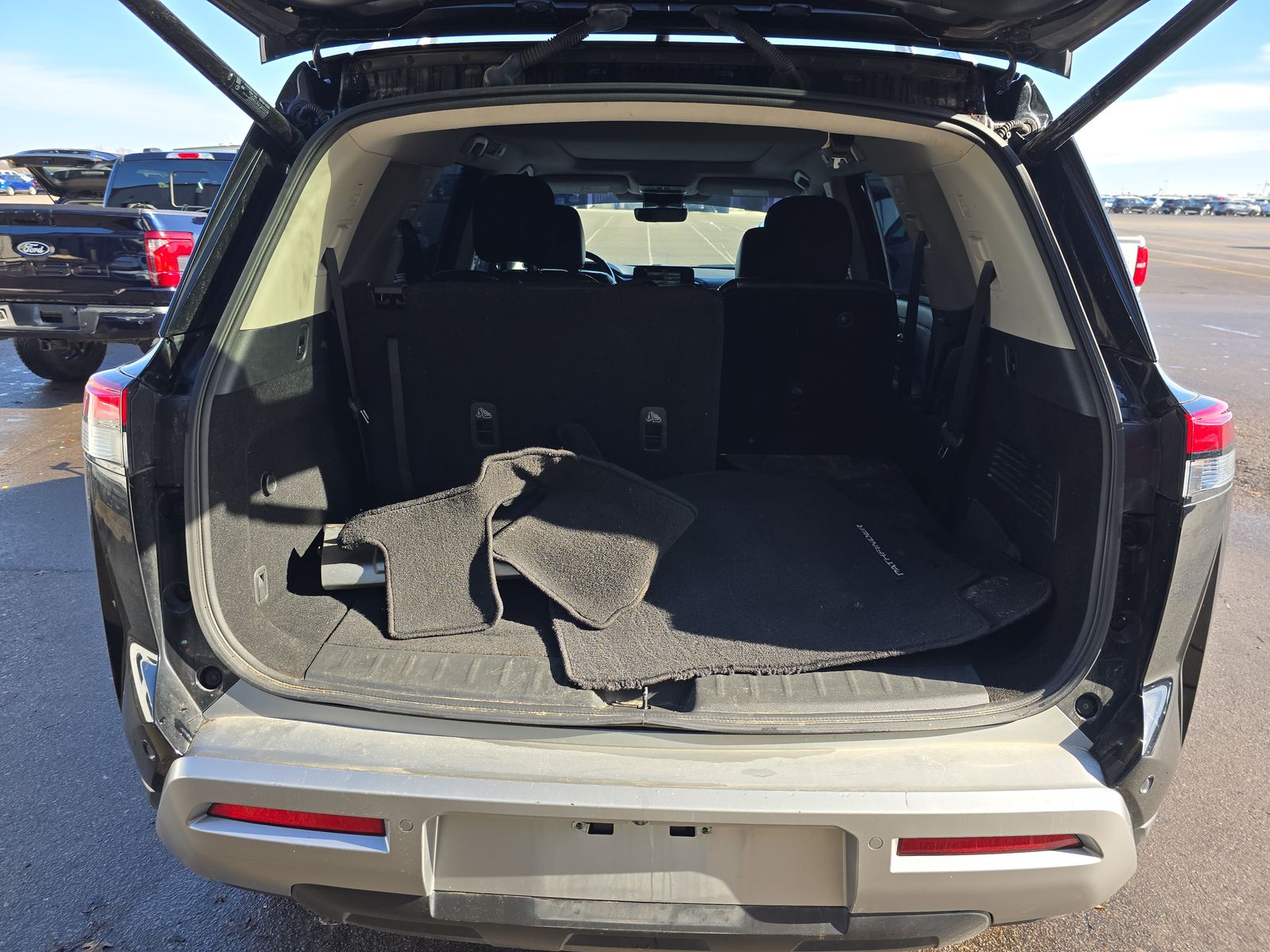 2024 Nissan Pathfinder SL FWD