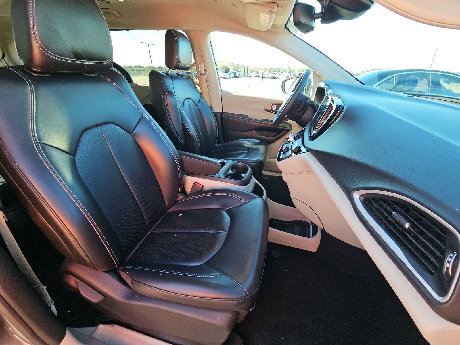 2023 Chrysler Pacifica Touring L FWD