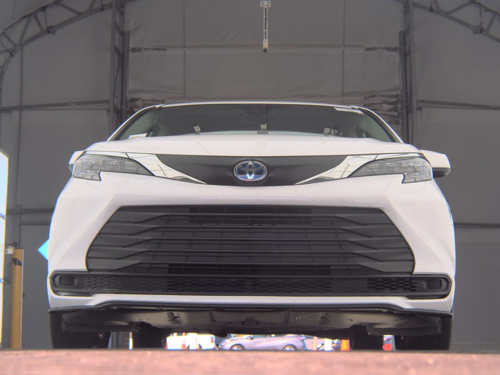 2024 Toyota Sienna LE FWD