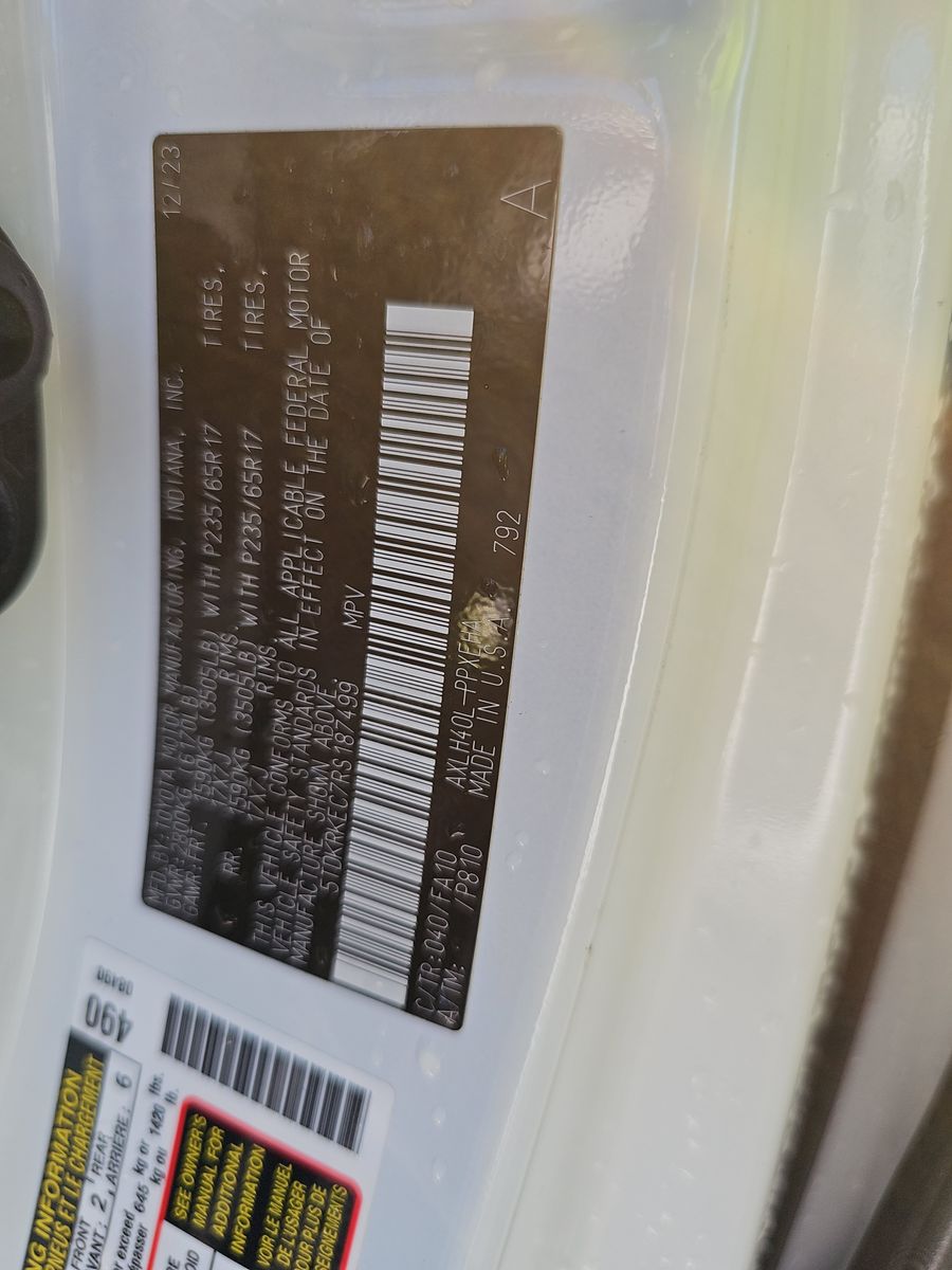 2024 Toyota Sienna LE FWD