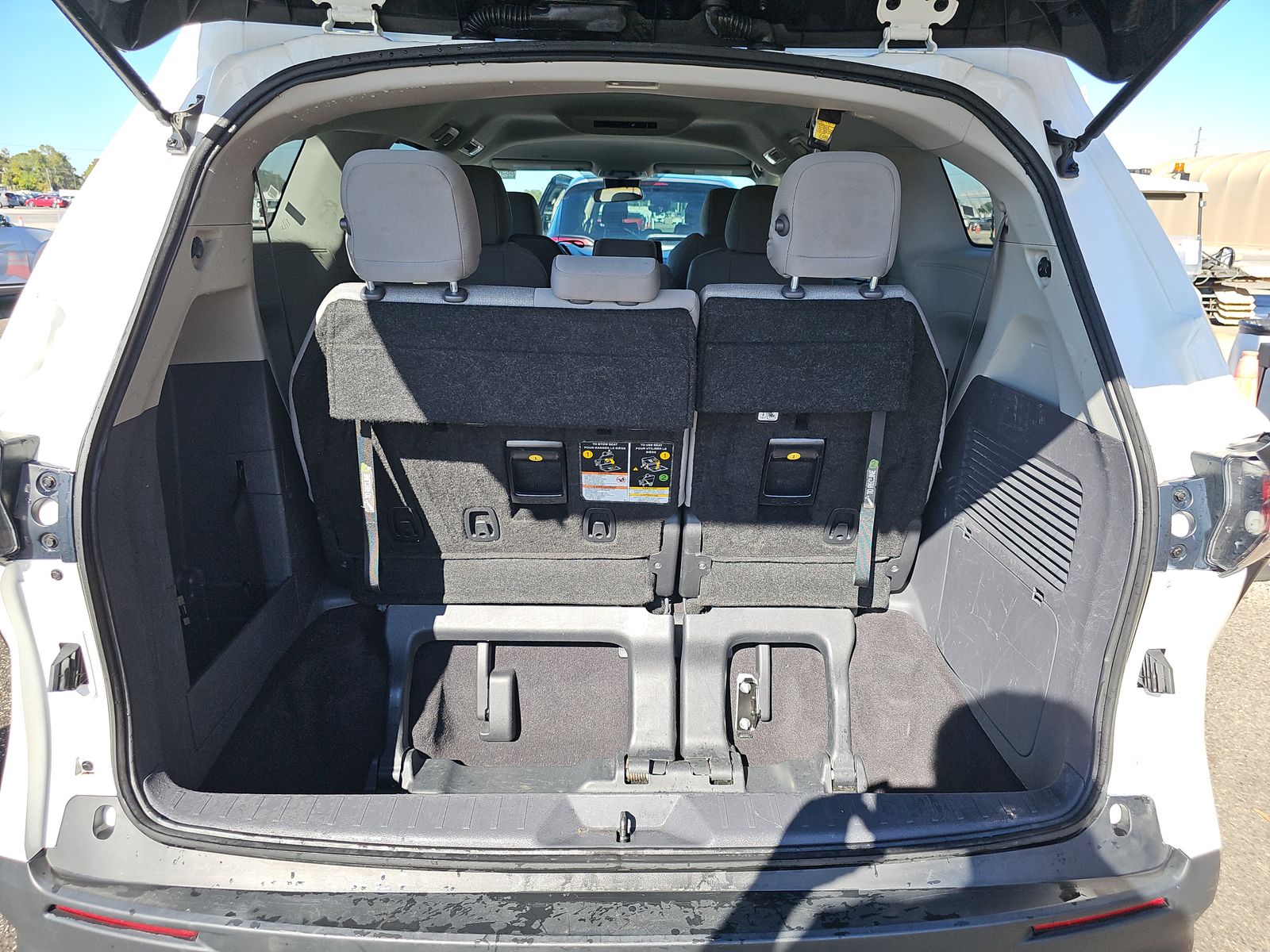 2024 Toyota Sienna LE FWD