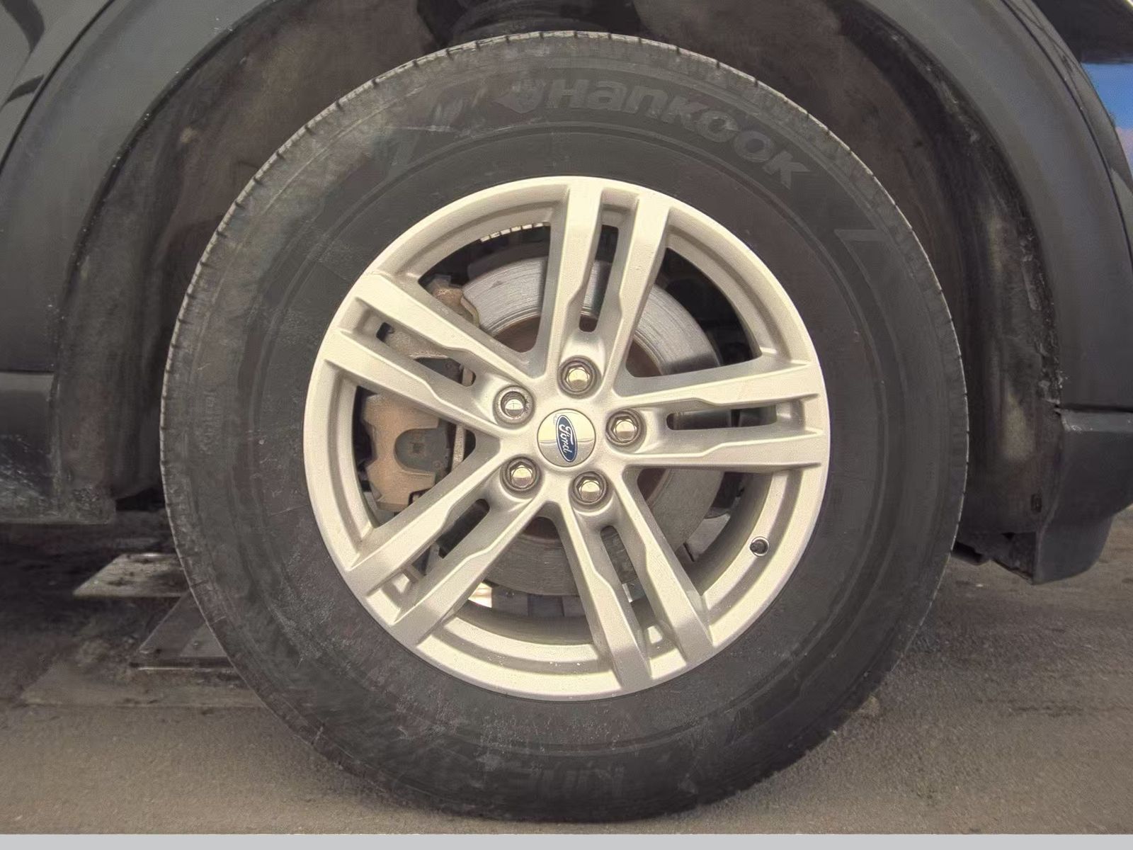 2023 Ford Explorer XLT AWD