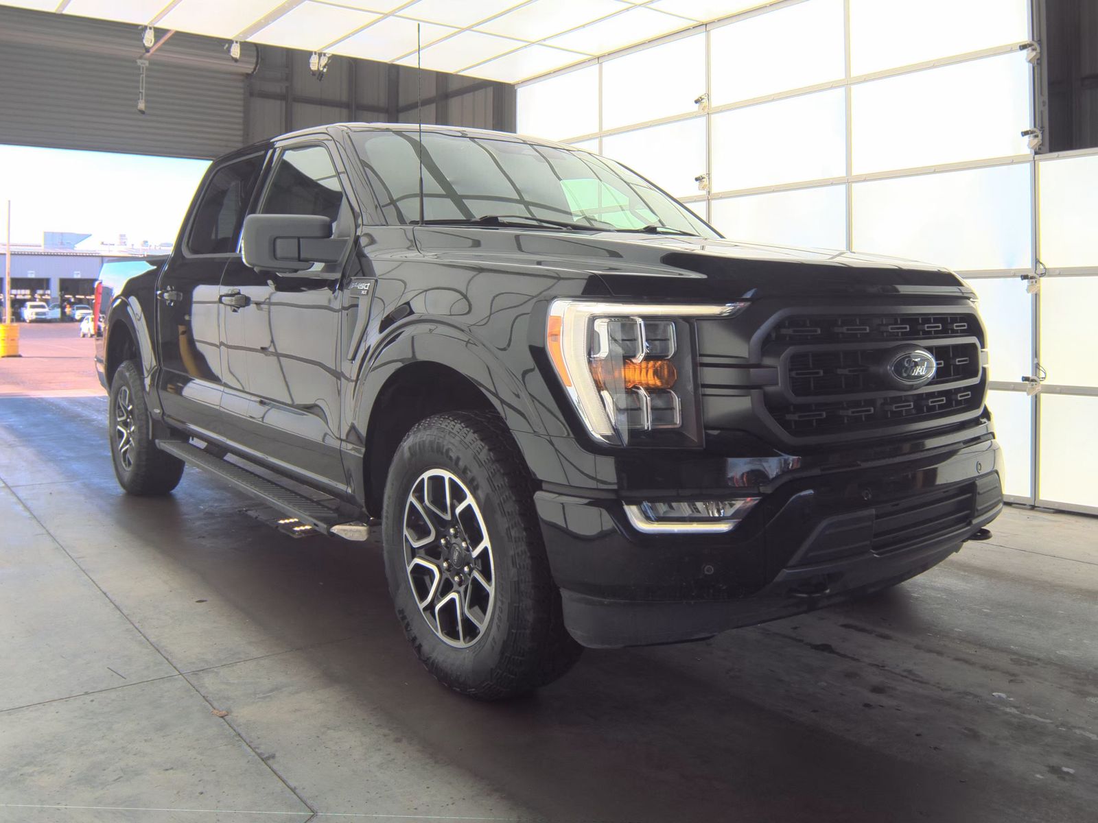 2023 Ford F-150 XLT AWD