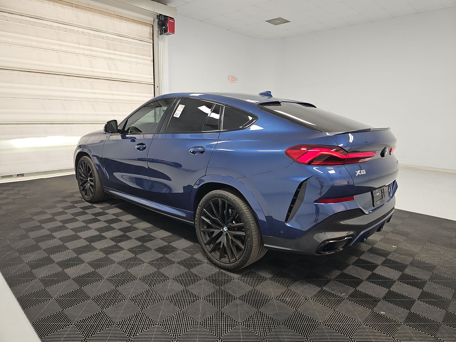 2022 BMW X6 xDrive40i AWD