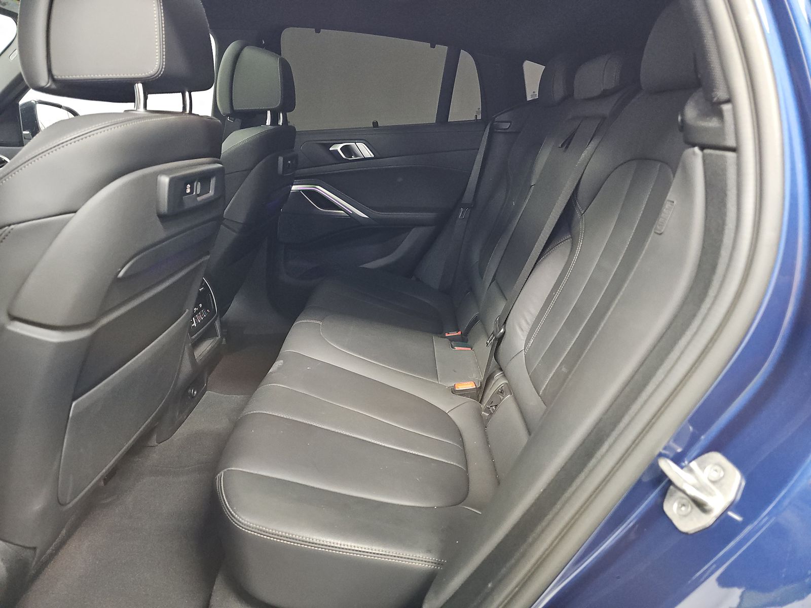 2022 BMW X6 xDrive40i AWD