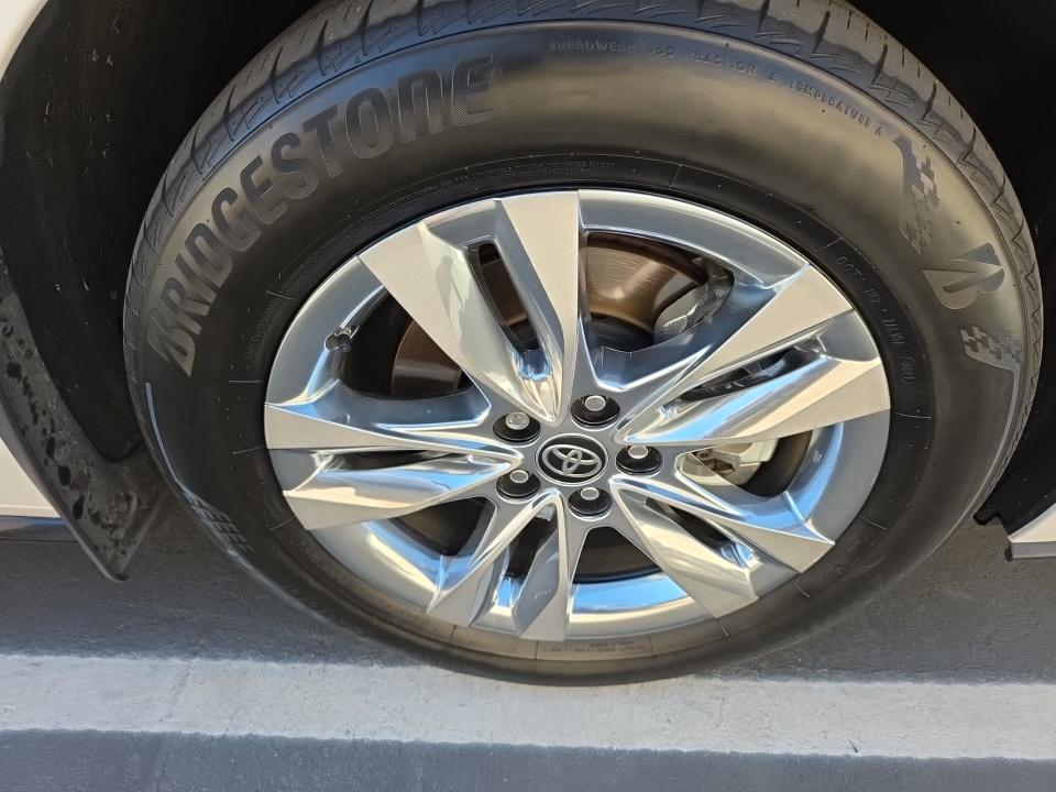 2024 Toyota Sienna Limited FWD