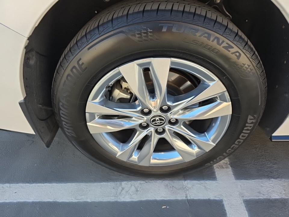 2024 Toyota Sienna Limited FWD