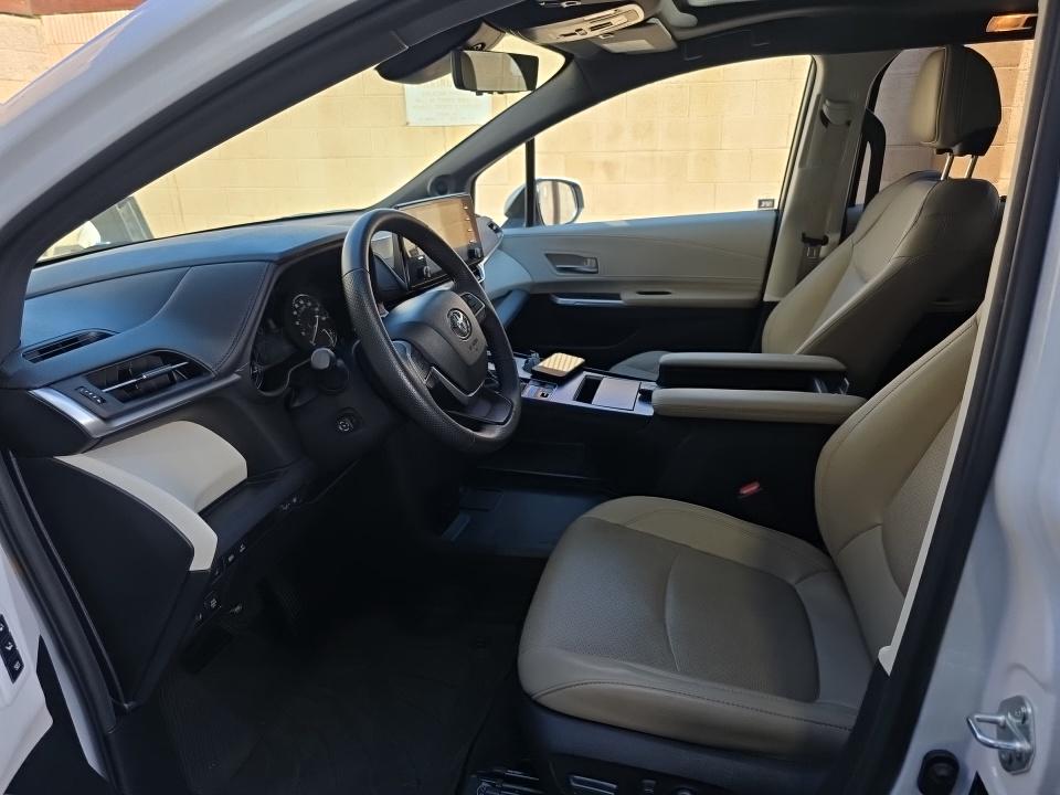 2024 Toyota Sienna Limited FWD