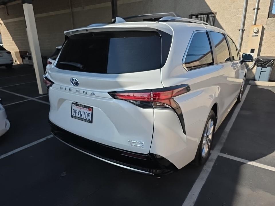 2024 Toyota Sienna Limited FWD