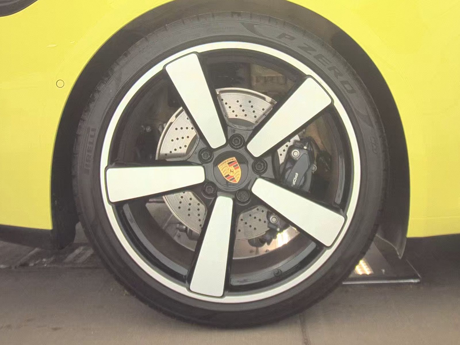 2025 Porsche 911 Carrera RWD