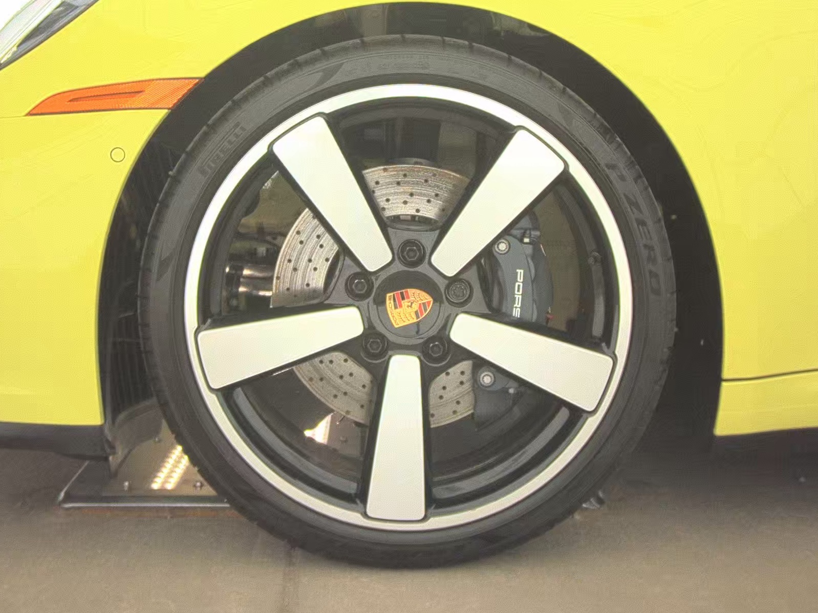 2025 Porsche 911 Carrera RWD