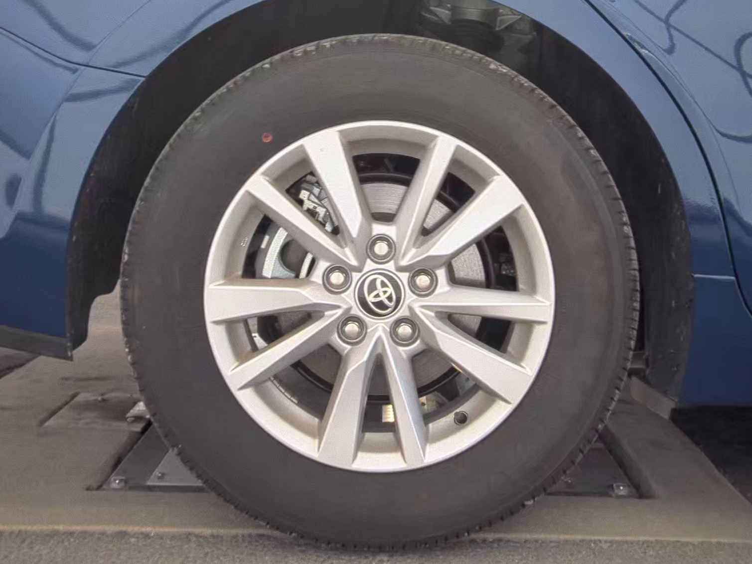 2025 Toyota Camry LE FWD