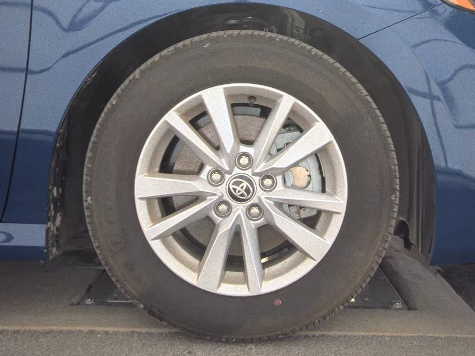 2025 Toyota Camry LE FWD