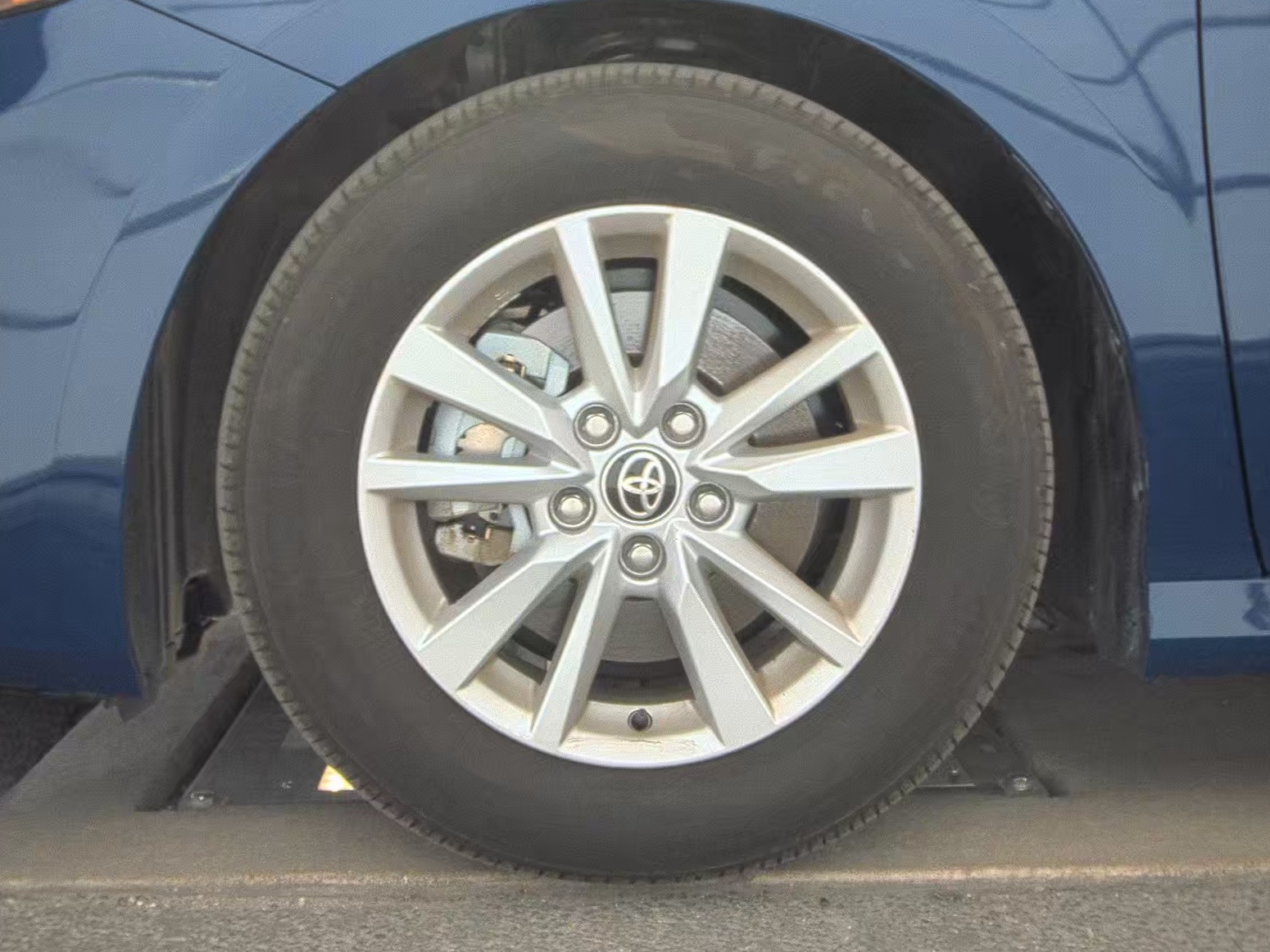 2025 Toyota Camry LE FWD