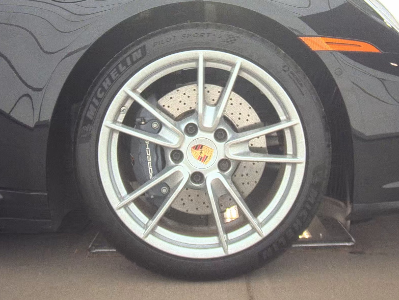 2025 Porsche 911 Carrera RWD