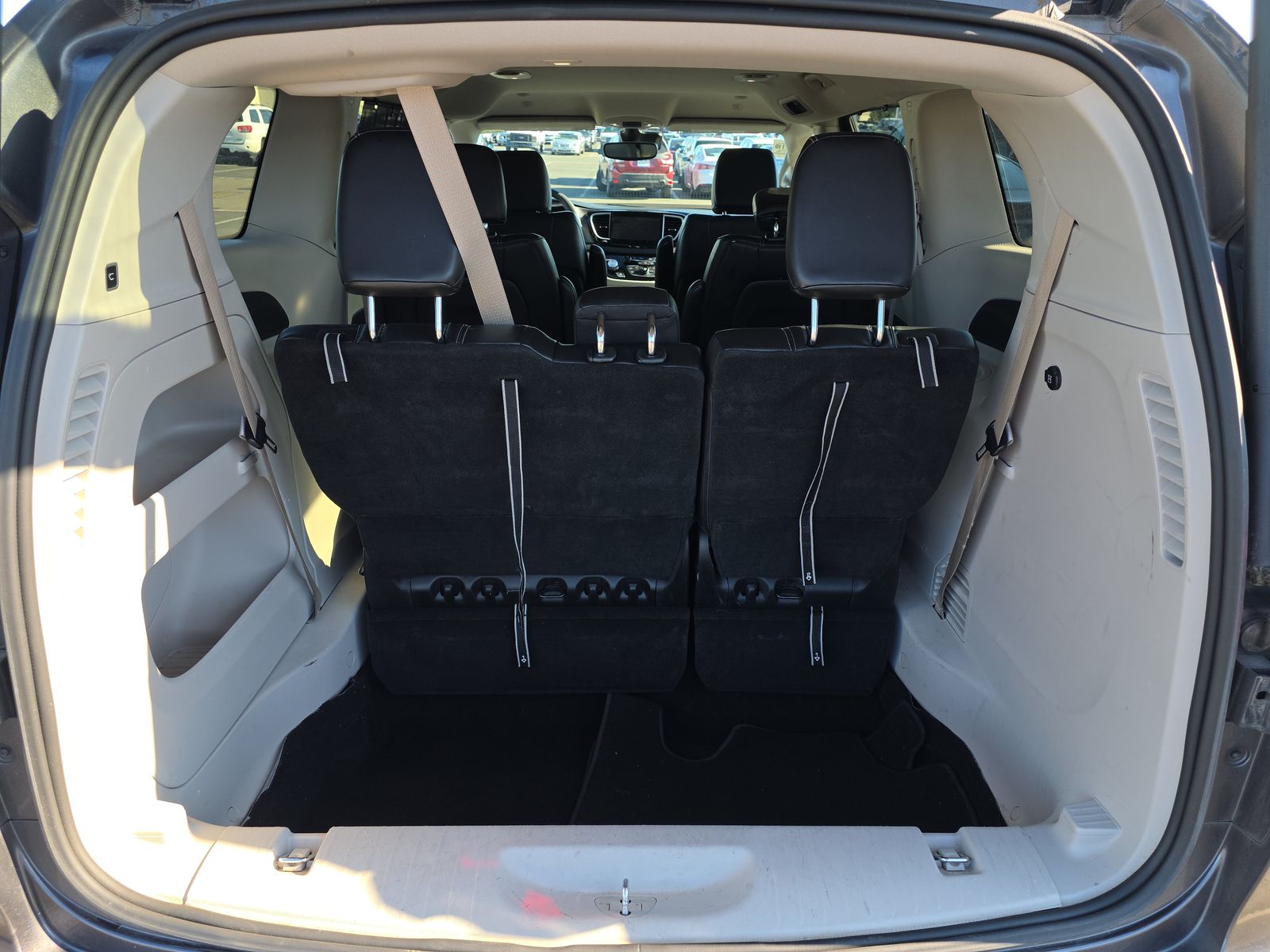 2023 Chrysler Pacifica Touring L FWD