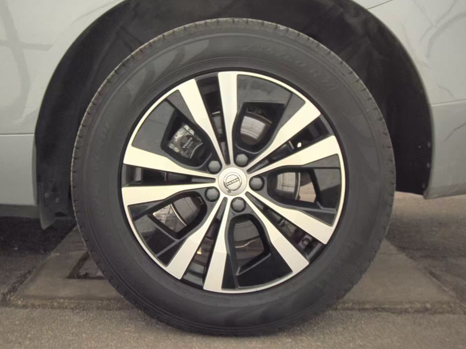 2024 Volvo XC60 B5 Core AWD