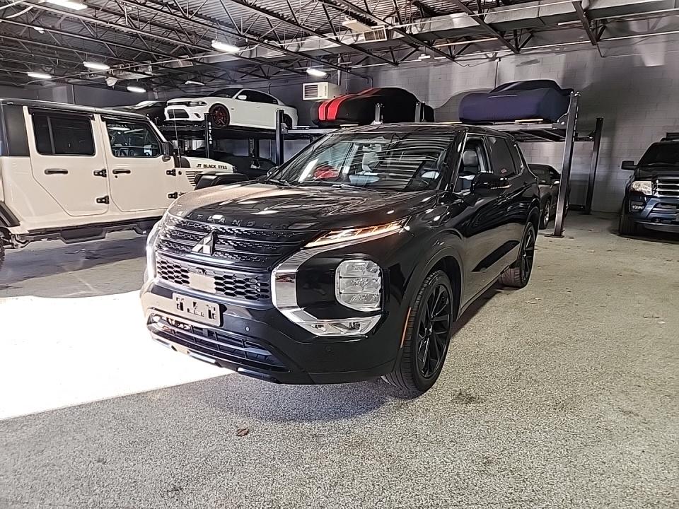 2023 Mitsubishi Outlander SE Black Edition FWD