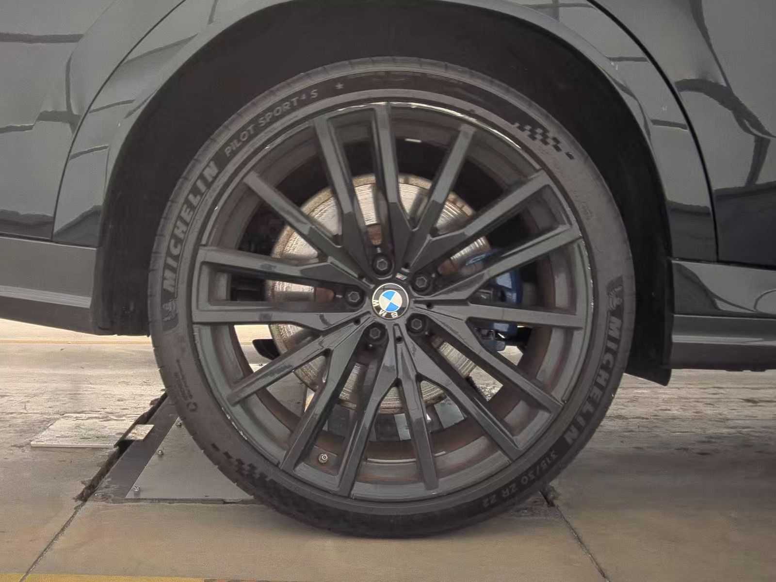 2021 BMW X6 M50i AWD