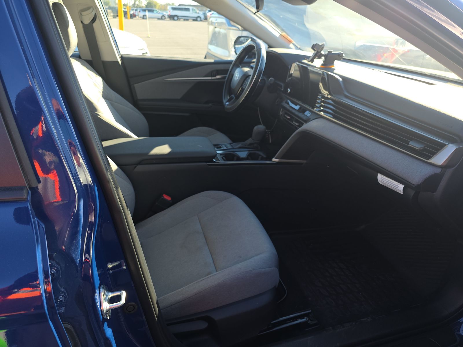 2025 Toyota Camry LE FWD