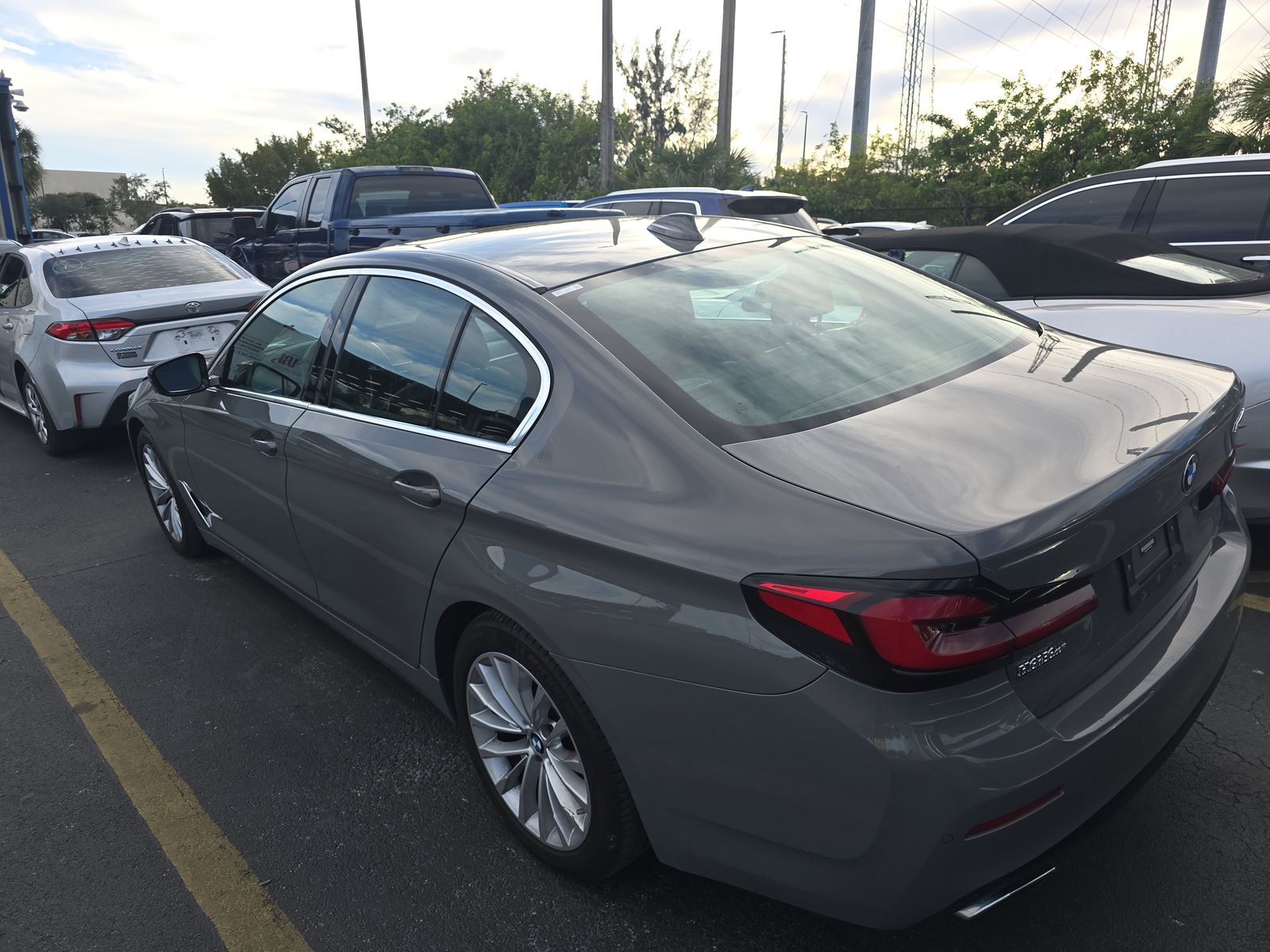 2022 BMW 5 Series 530i RWD