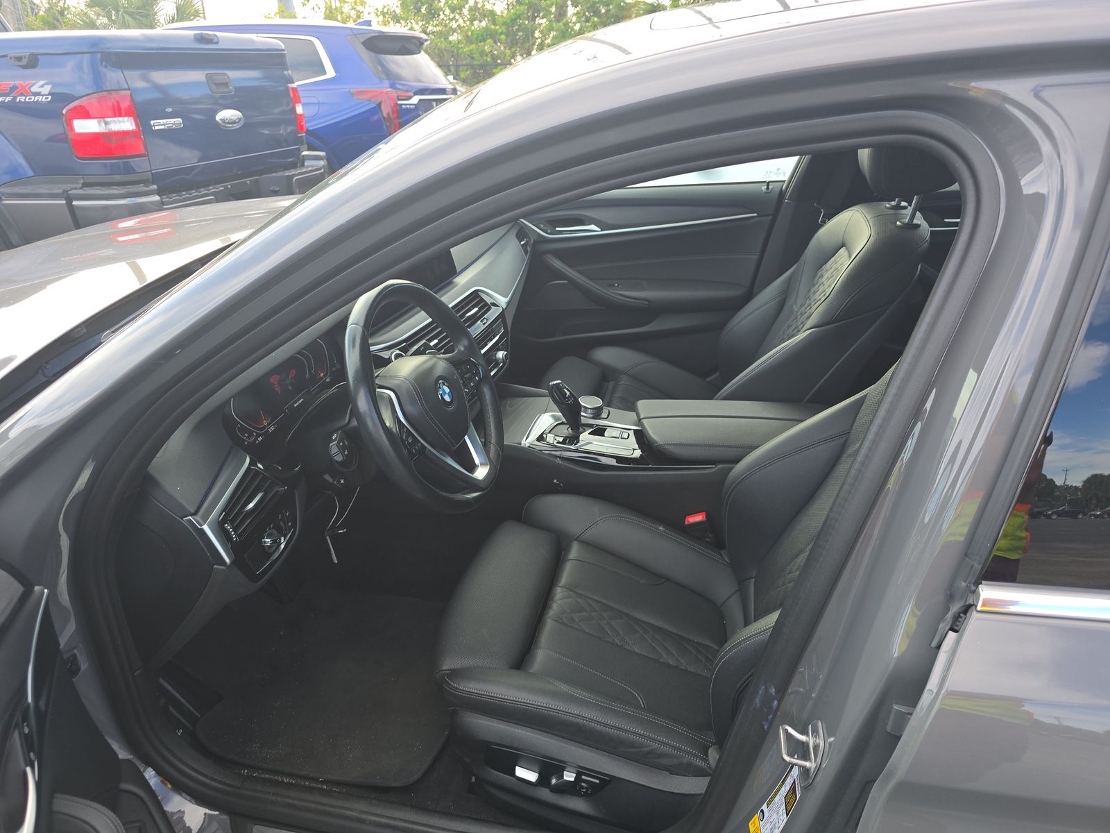 2022 BMW 5 Series 530i RWD