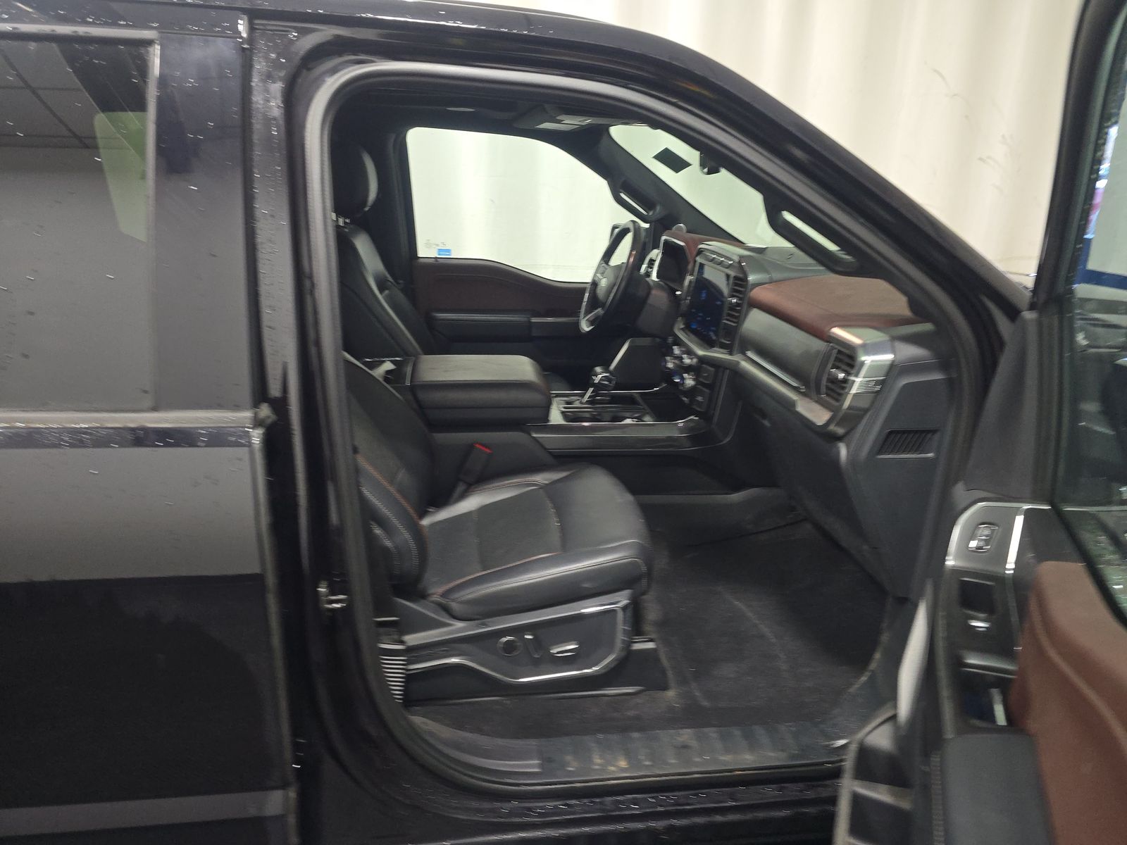 2023 Ford F-150 Lariat AWD