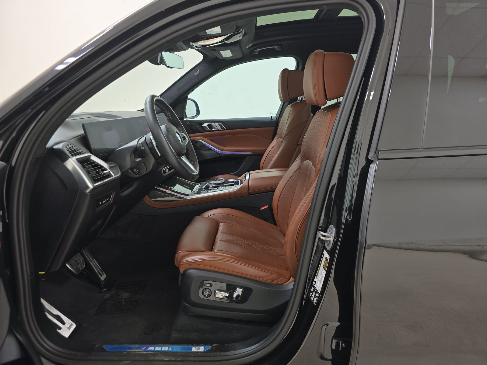 2025 BMW X7 M60i AWD