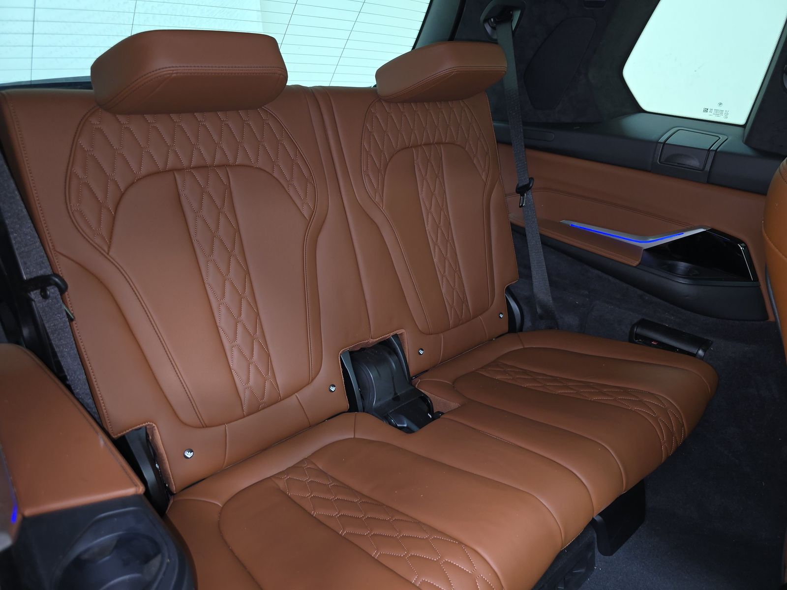 2025 BMW X7 M60i AWD