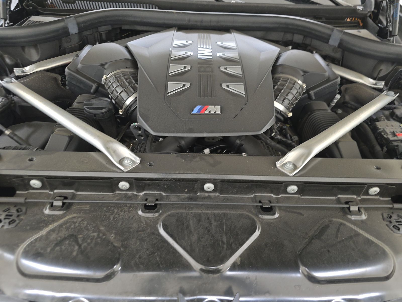 2025 BMW X7 M60i AWD