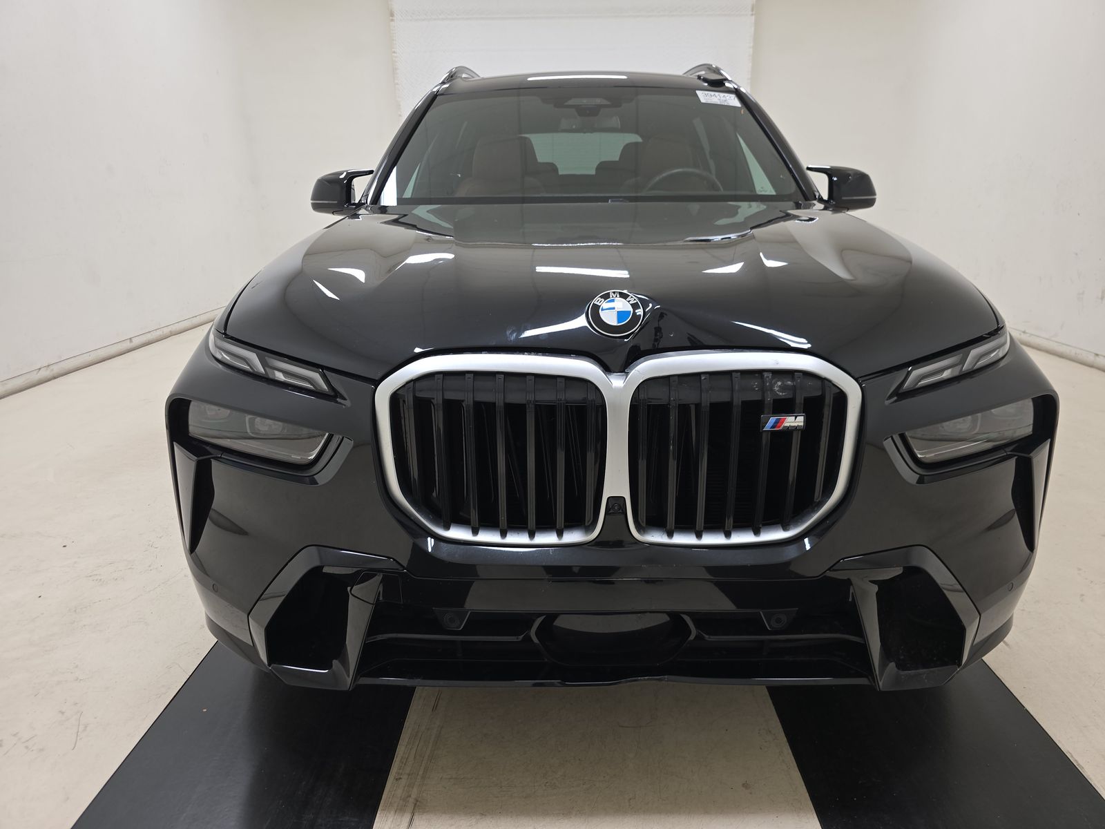 2025 BMW X7 M60i AWD