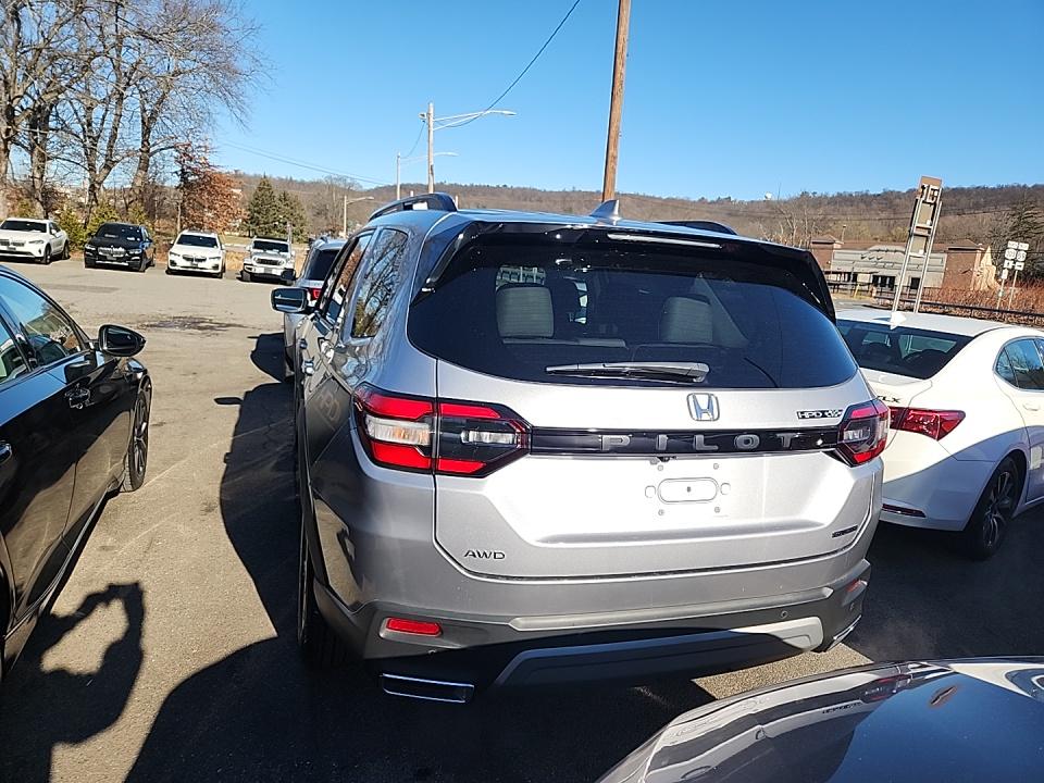 2024 Honda Pilot Touring AWD