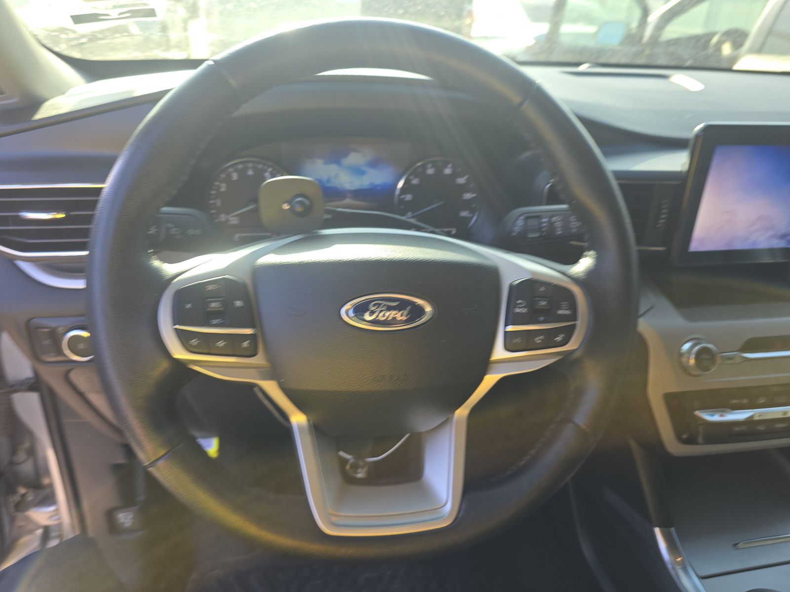 2023 Ford Explorer XLT RWD