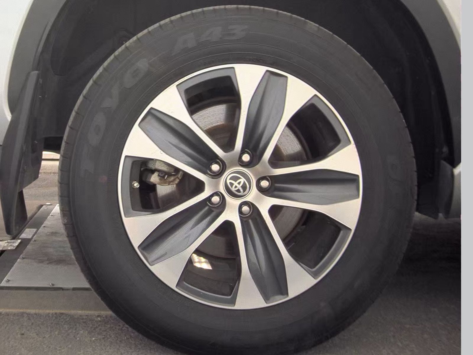 2023 Toyota Highlander Hybrid XLE AWD