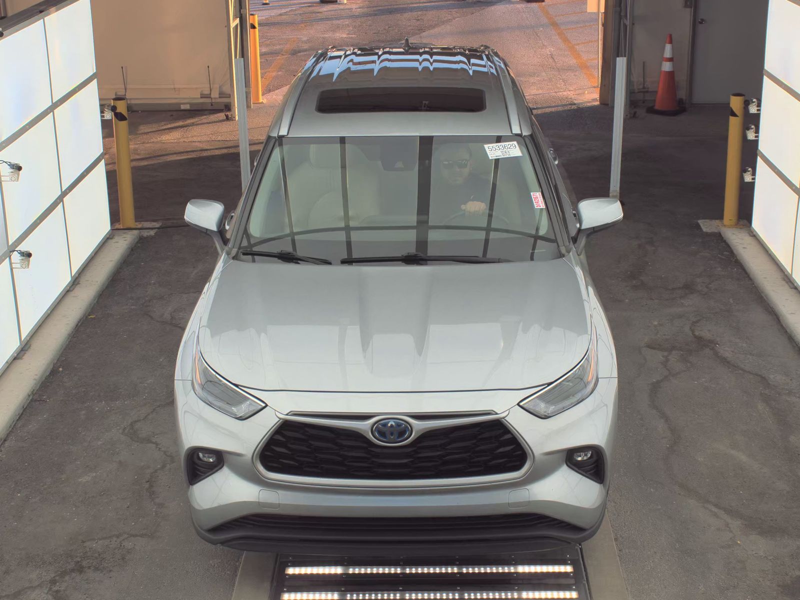 2023 Toyota Highlander Hybrid XLE AWD