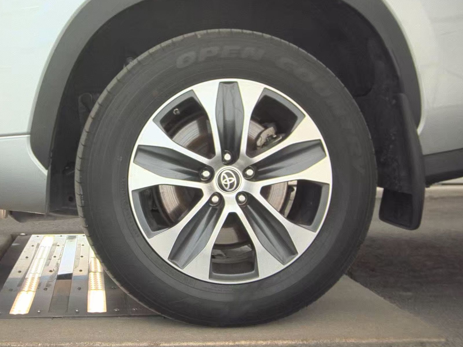 2023 Toyota Highlander Hybrid XLE AWD