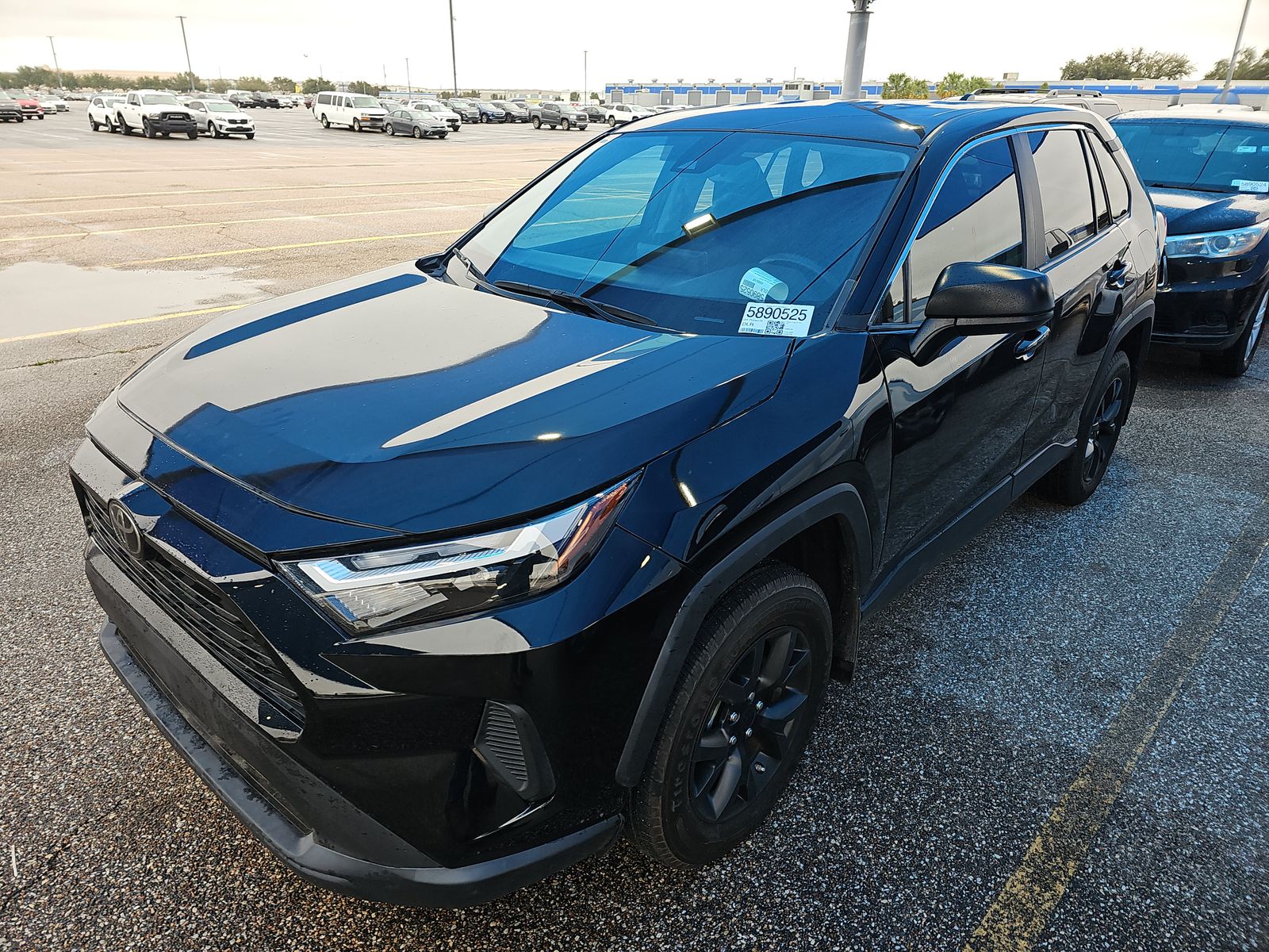 2023 Toyota RAV4 LE FWD