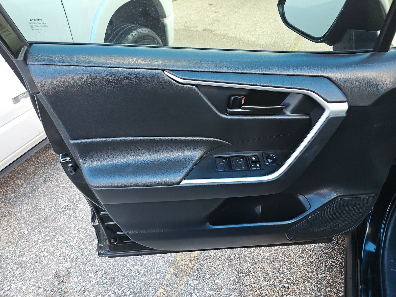 2023 Toyota RAV4 LE FWD