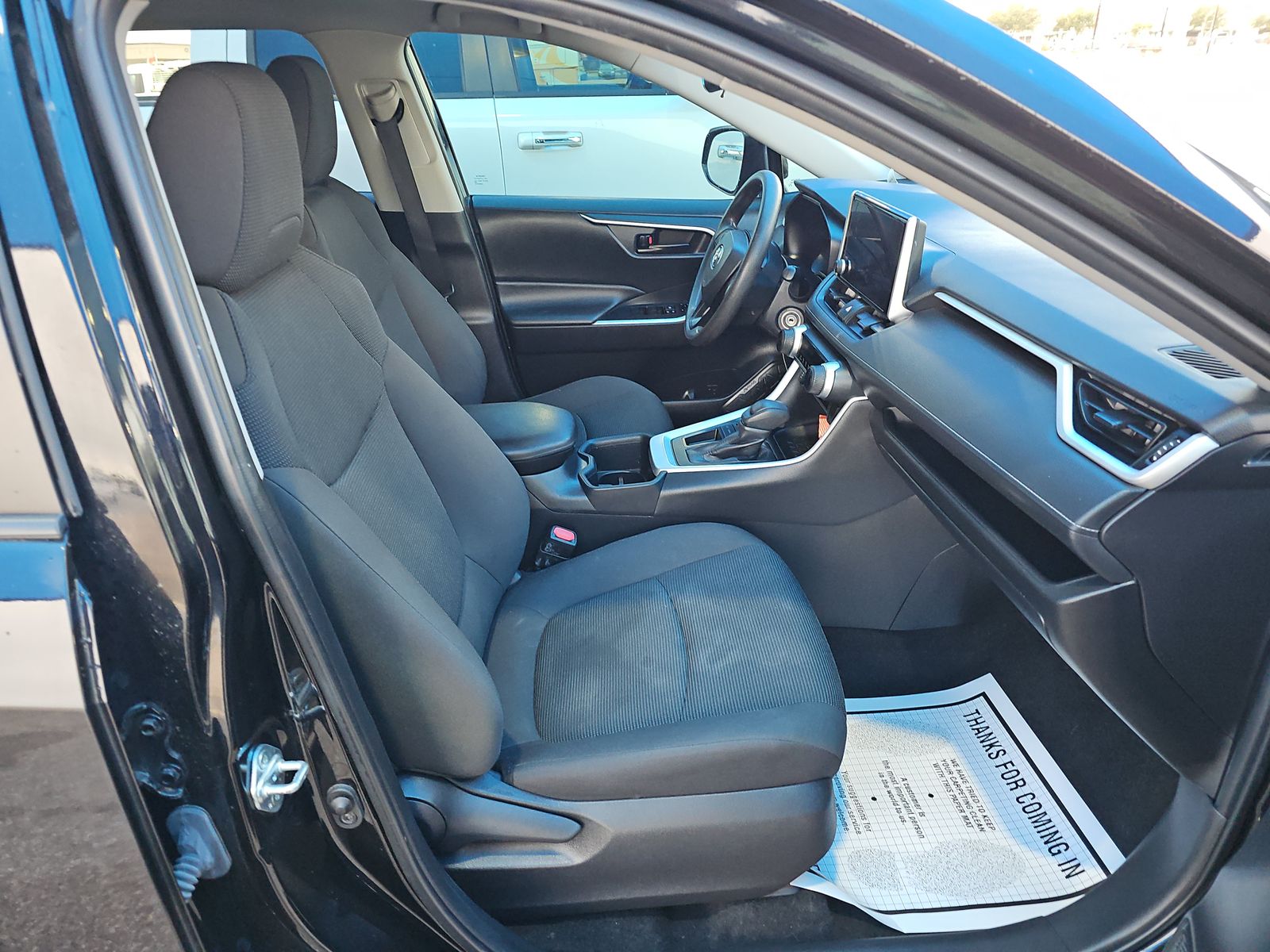 2023 Toyota RAV4 LE FWD