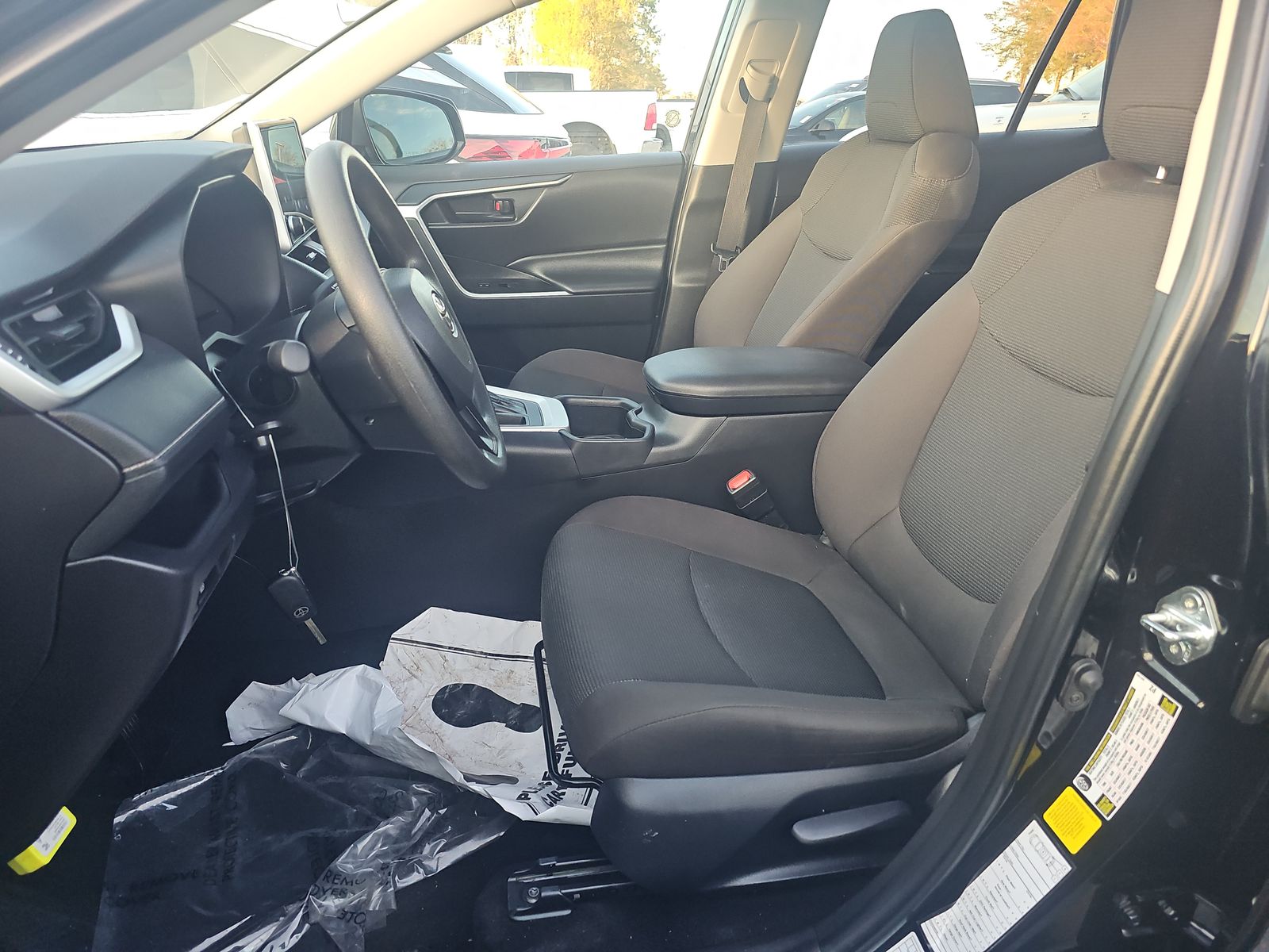 2025 Toyota RAV4 LE FWD