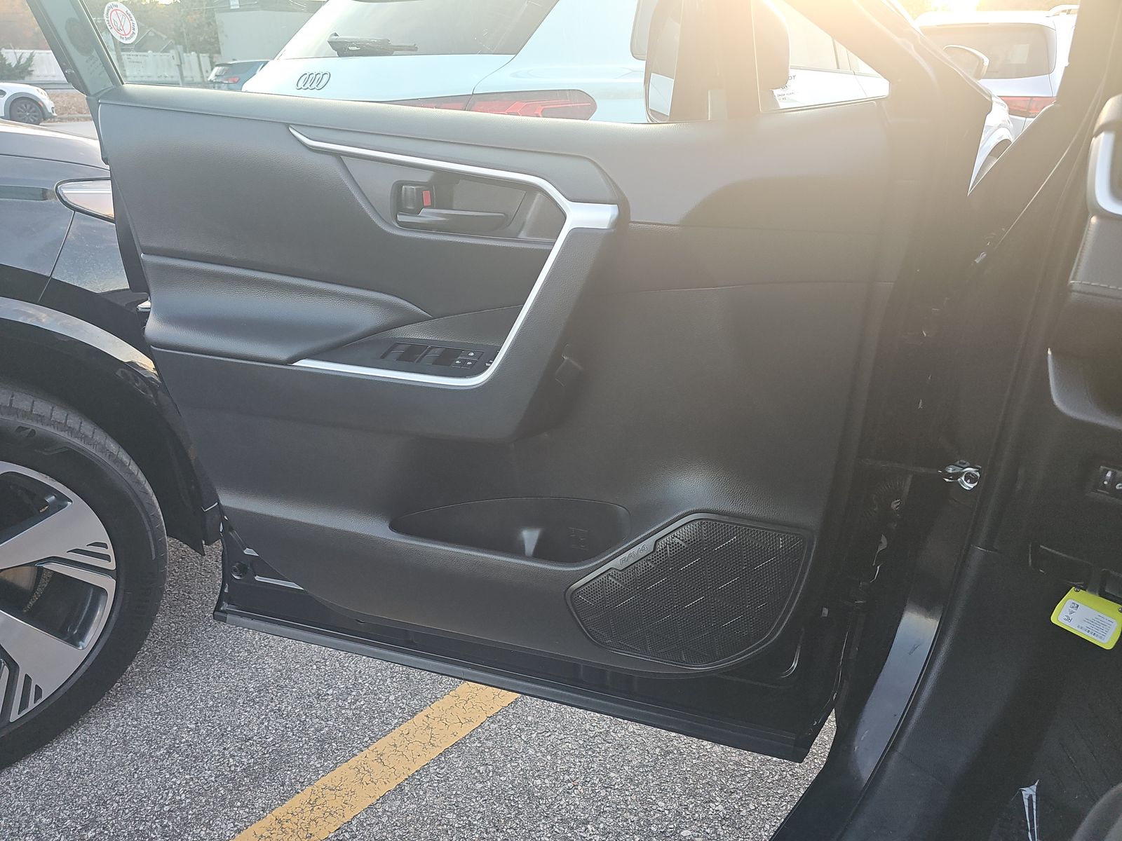 2025 Toyota RAV4 LE FWD