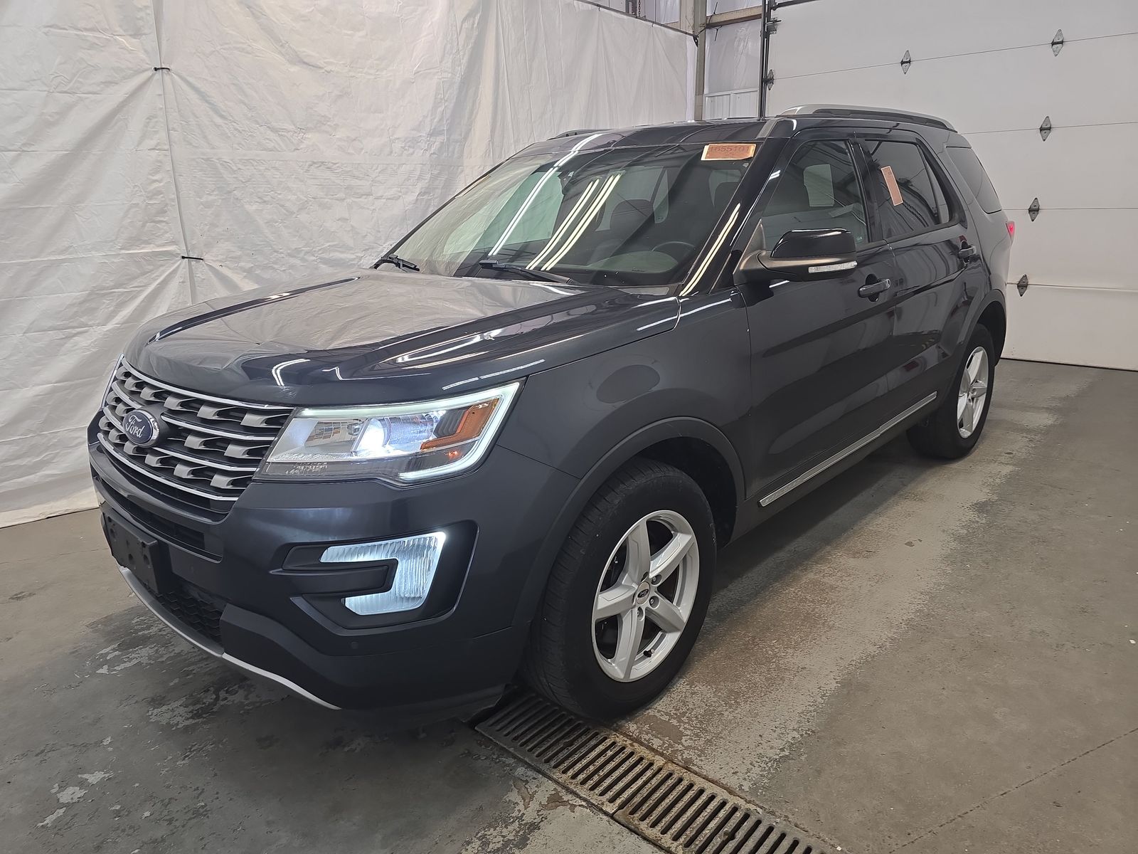 FORD EXPLORER - 1