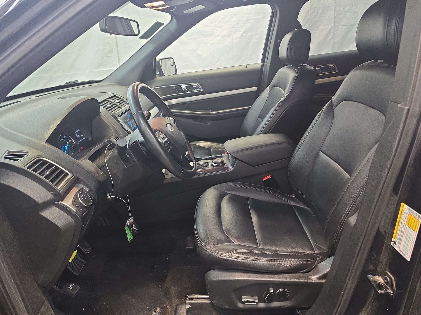 FORD EXPLORER - 8