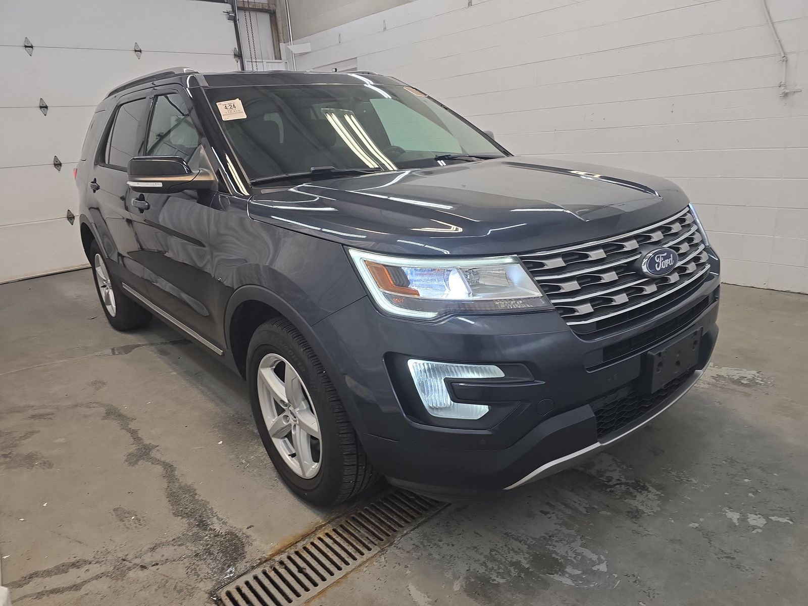 FORD EXPLORER - 4