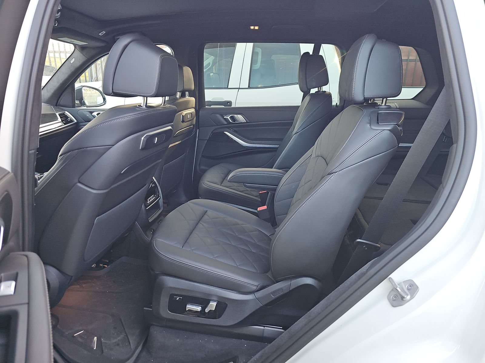 2025 BMW X7 xDrive40i AWD