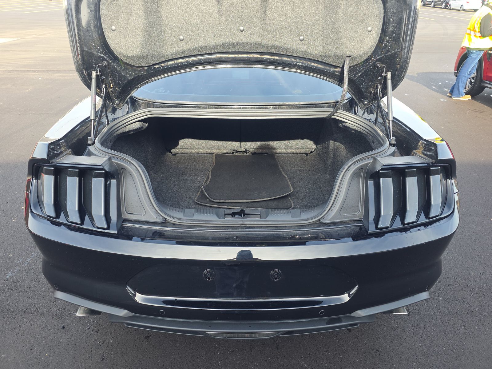 2022 Ford Mustang EcoBoost Premium RWD