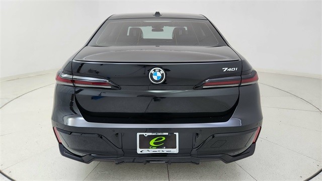 2024 BMW 7 Series 740i RWD