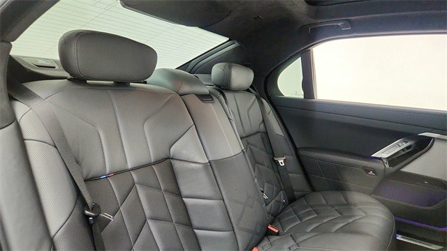 2024 BMW 7 Series 740i RWD