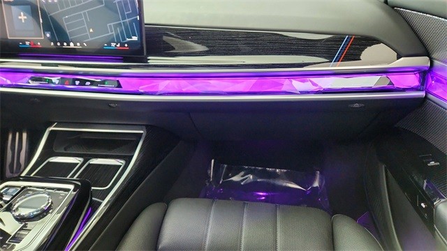 2024 BMW 7 Series 740i RWD