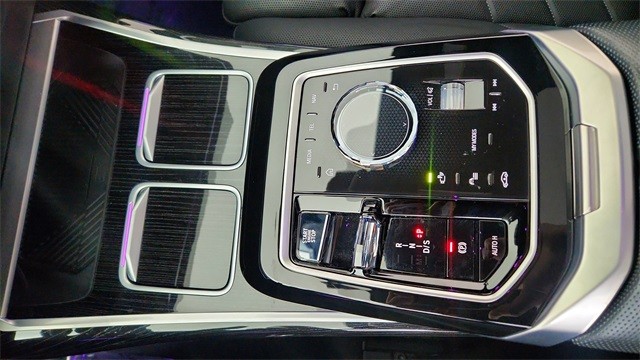 2024 BMW 7 Series 740i RWD